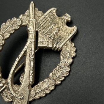 Infantry Assault Badge in silver      