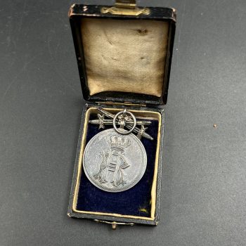   Silver Medal for Merit   with swords Principality of Reuss Original case Made in silver