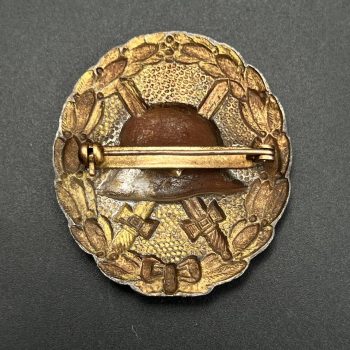 Wound Badge 1918 in gold      Horizontal pin fitting
