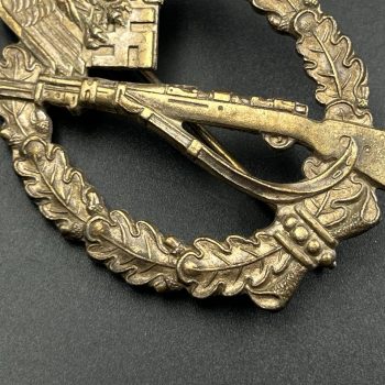 Infantry Assault Badge in silver [Alois Rettenmaier] Solid    