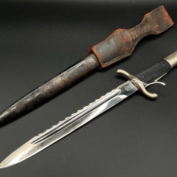 Parade dagger of the fire brigade, 1933 model saw back [Carl Eickhorn] Brand mark  Numbered