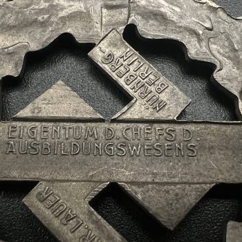  SA Sports Badge model 1933 in bronze   [L. CHR. LAUER]  Numbered - 9010