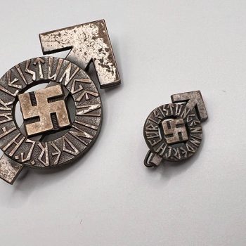   Sport Badge of HJ model 1934 in silver   [WÄCHTLER & LANGE]  RZM code: M1/35 Set with dress miniature. Numbered - 260424