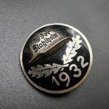 Membership Badge of “Der Stahlhelm, Bund der Frontsoldaten” 1932 Der Stahlhof, Magdeburg Silver, 935