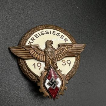   Hitler Youth District Competition Winner Badge — “KREISSIEGER 1939”    [AURICH, DRESDEN A.16]   