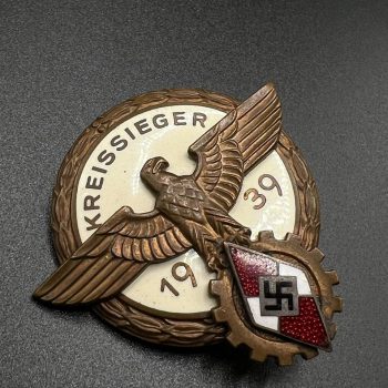  Hitler Youth District Competition Winner Badge — “KREISSIEGER 1939”    [AURICH, DRESDEN A.16]   