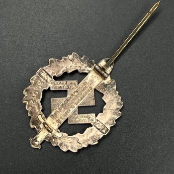  SA Sports Badge model 1933 in silver     [BONNER KUNSTABZ]   Numbered - 29012