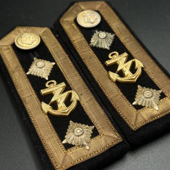 Oberfeldwebel shoulder straps Radio operator Kriegsmarine   