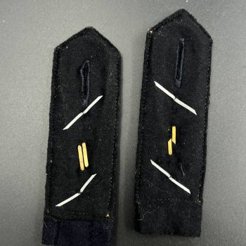 Oberfeldwebel shoulder straps  Kriegsmarine   