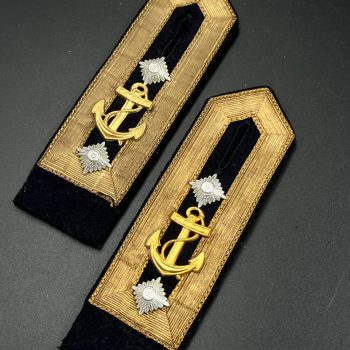 Oberfeldwebel shoulder straps  Kriegsmarine   